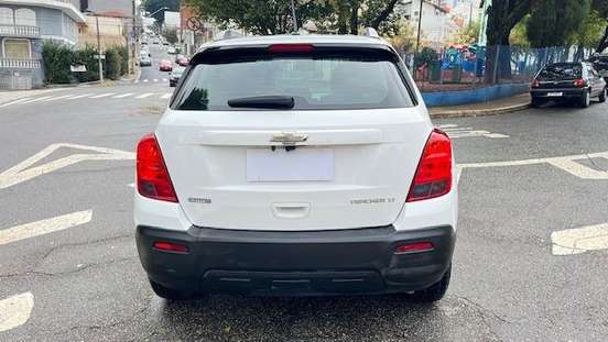 CHEVROLET-TRACKER-2016