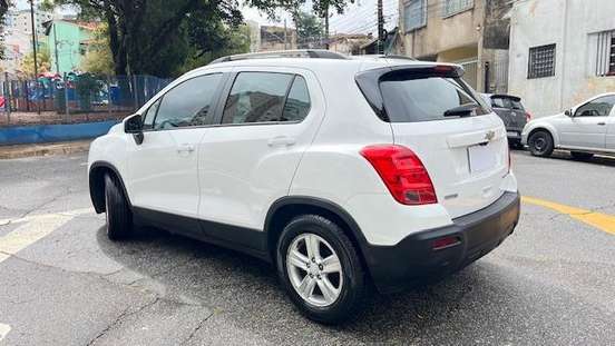 CHEVROLET-TRACKER-2016