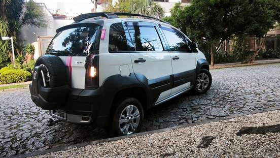 FIAT-IDEA-1.8 MPI ADVENTURE 16V FLEX 4P MANUAL FIAT-IDEA-2011