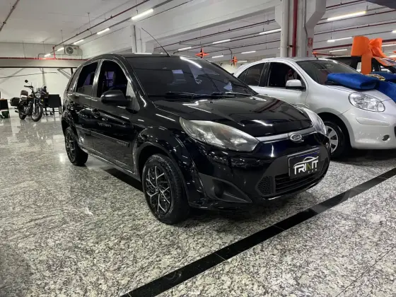 FORD FIESTA 1.0 ROCAM HATCH 8V FLEX 4P MANUAL