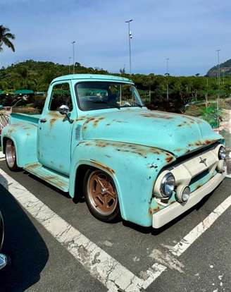 FORD-F-100-1956