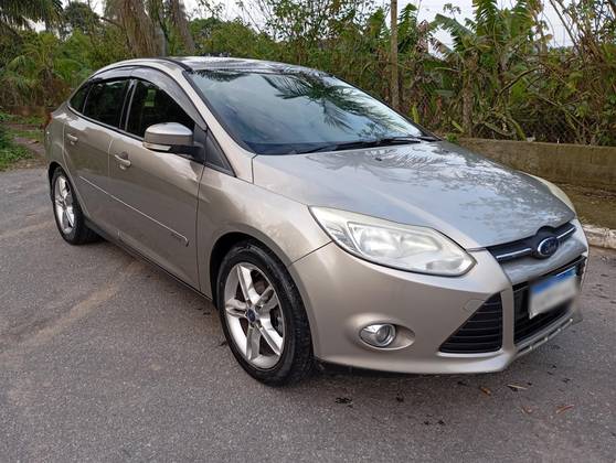 FORD FOCUS 2.0 SE SEDAN 16V FLEX 4P POWERSHIFT