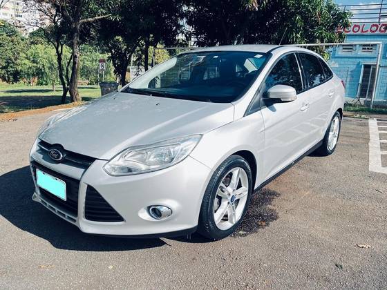 FORD FOCUS 2.0 SE SEDAN 16V FLEX 4P POWERSHIFT