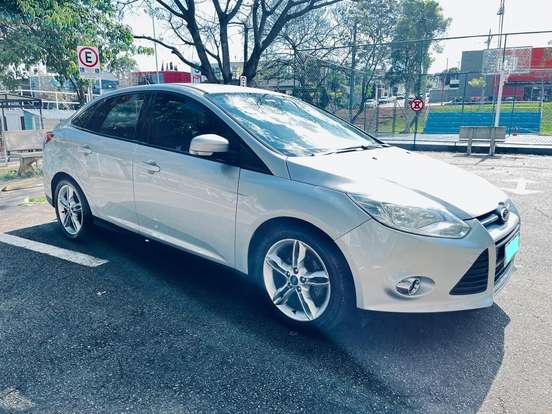 FORD-FOCUS-2014