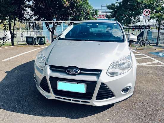FORD-FOCUS-2014