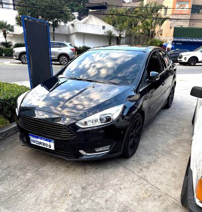 FORD FOCUS 2.0 TITANIUM PLUS FASTBACK 16V FLEX 4P POWERSHIFT
