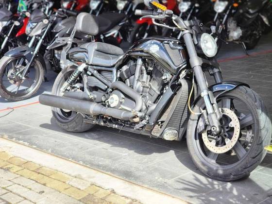 HARLEY-DAVIDSON V-ROD 10TH ANNIVERSARY EDITION 