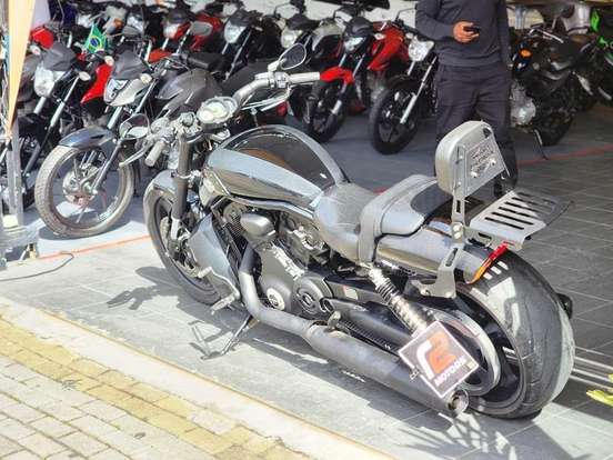 HARLEY-DAVIDSON-V-ROD 10TH ANNIVERSARY EDITION-2011