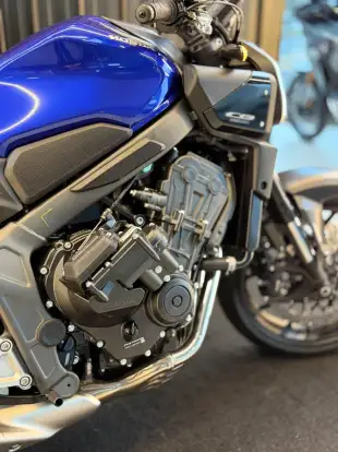 HONDA-CB 650R E-CLUTCH-2026