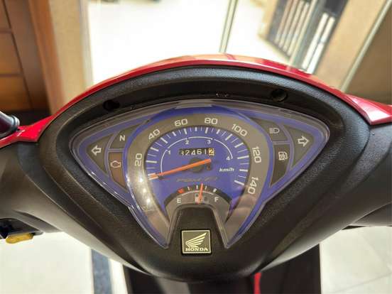 HONDA-BIZ 125 ES-2015
