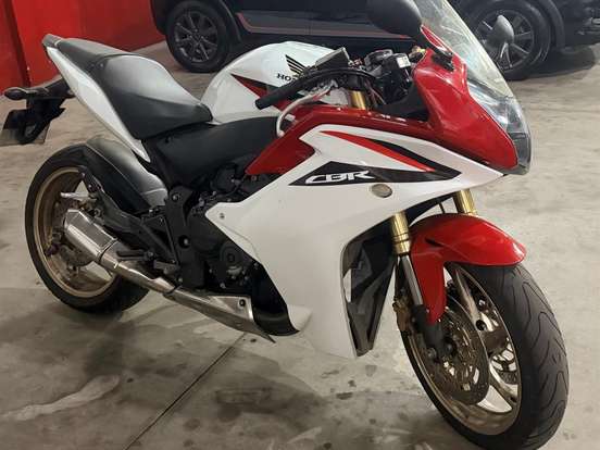 HONDA-CBR 600F HONDA-CBR 600F-2012