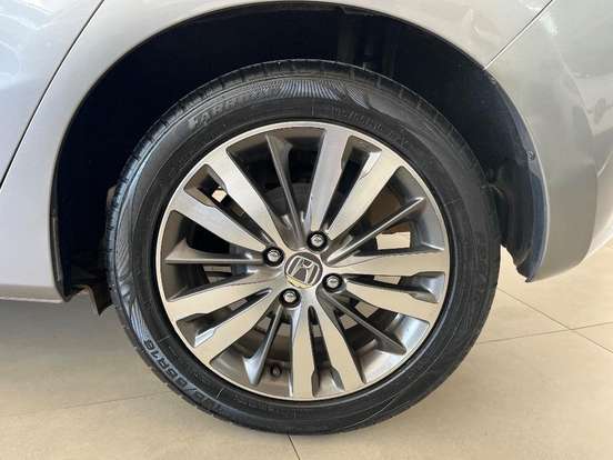 HONDA-FIT-2015
