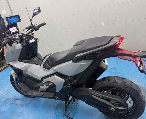 HONDA-X-ADV-2023
