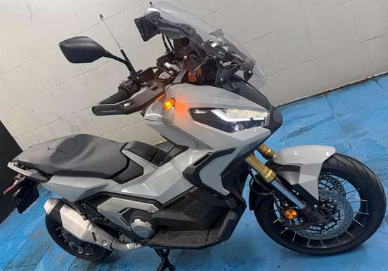HONDA-X-ADV-2023