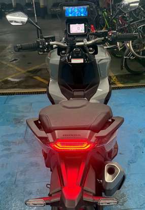 HONDA-X-ADV-2023