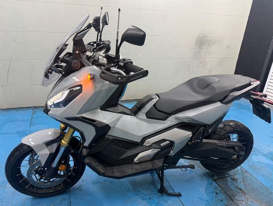 HONDA-X-ADV-2023