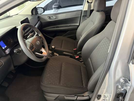 HYUNDAI-HB20-2023