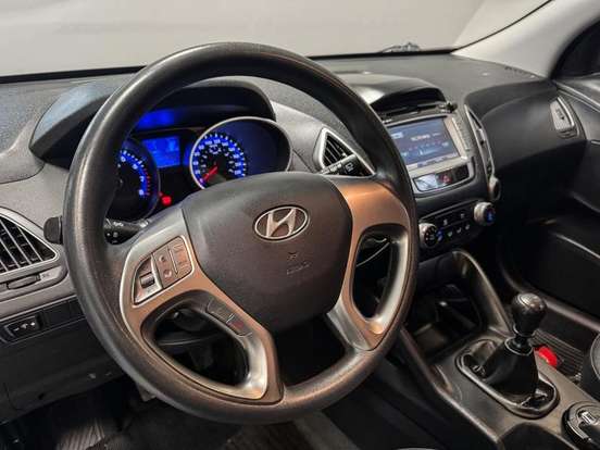HYUNDAI-IX35-2.0 MPFI XLS 16V GASOLINA 4P MANUAL HYUNDAI-IX35-2011