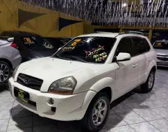 HYUNDAI TUCSON 2.0 MPFI GLS 16V 143CV 2WD FLEX 4P AUTOMÁTICO HYUNDAI TUCSON 2.0 MPFI GLS 16V 143CV 2WD FLEX 4P AUTOMÁTICO