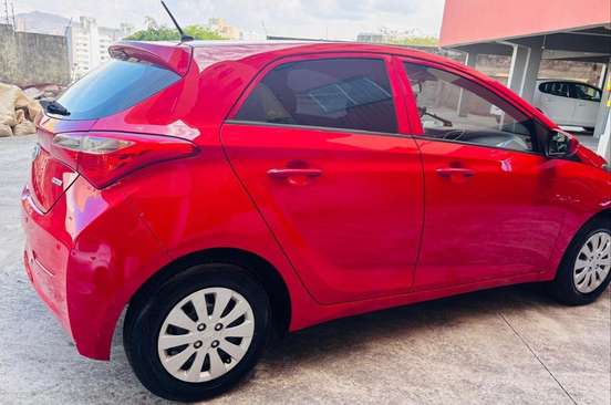 HYUNDAI-HB20-2013
