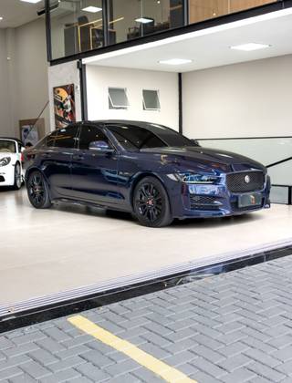 JAGUAR XE 2.0 16V INGENIUM P250 GASOLINA R-SPORT 4P AUTOMÁTICO
