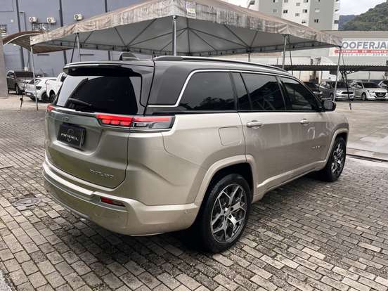 JEEP-COMMANDER-2022