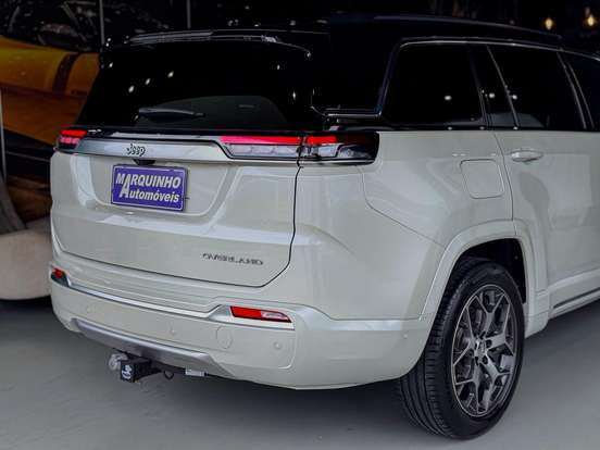 JEEP-COMMANDER-2023