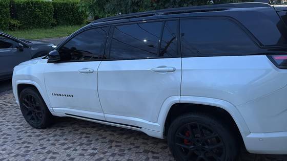 JEEP COMMANDER 2.0 HURRICANE 4 TURBO GASOLINA BLACKHAWK AT9