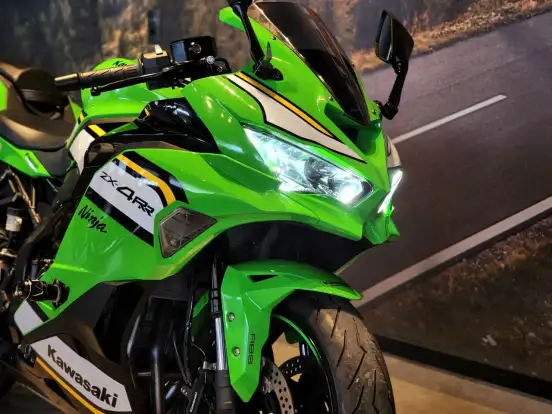 KAWASAKI-NINJA ZX-4RR-2025