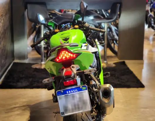 KAWASAKI-NINJA ZX-4RR-2025
