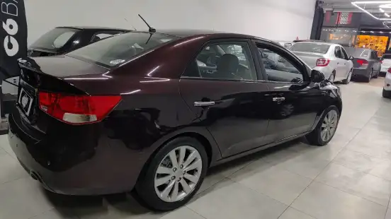 KIA-CERATO-2010