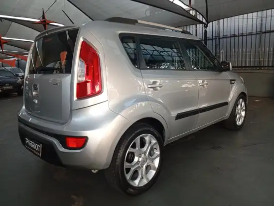 KIA-SOUL-1.6 EX 16V FLEX 4P AUTOMÁTICO KIA-SOUL-2011