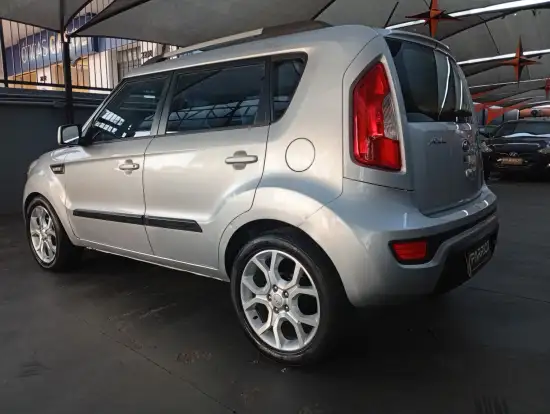 KIA-SOUL-1.6 EX 16V FLEX 4P AUTOMÁTICO KIA-SOUL-2011