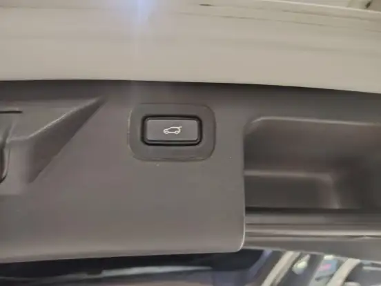 LAND ROVER-DISCOVERY SPORT-2020
