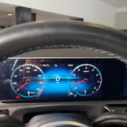 MERCEDES-BENZ-A 200-2020