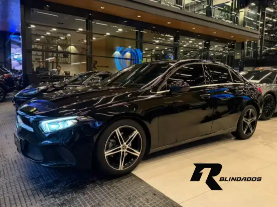 MERCEDES-BENZ-A 200-2020