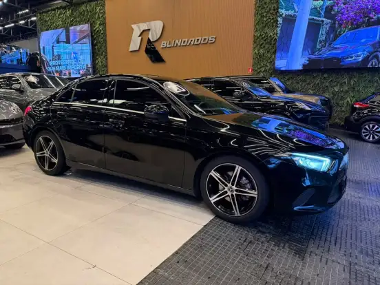 MERCEDES-BENZ-A 200-2020