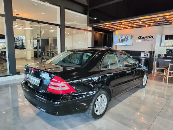 MERCEDES-BENZ-C 180 K-1.8 CLASSIC KOMPRESSOR 16V 143 CV GASOLINA 4P AUTOMÁTICO MERCEDES-BENZ-C 180 K-2003