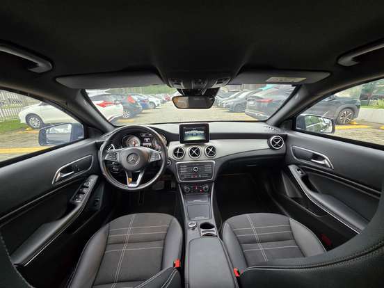 MERCEDES-BENZ-CLA 200-2015