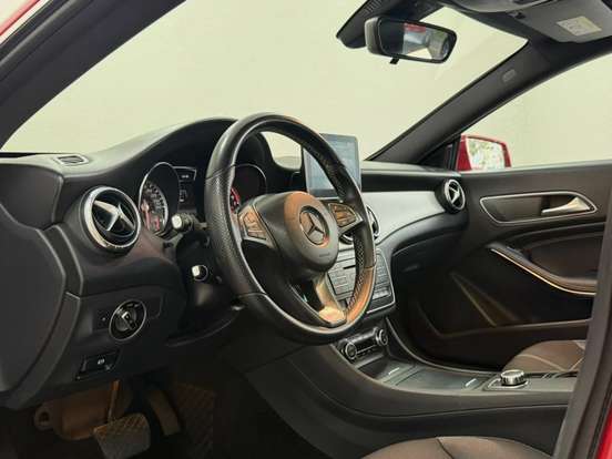 MERCEDES-BENZ-CLA 200-1.6 VISION 16V GASOLINA 4P AUTOMÁTICO MERCEDES-BENZ-CLA 200-2014