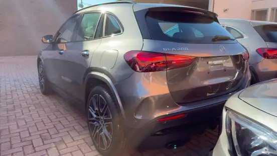 MERCEDES-BENZ-GLA 200-2026