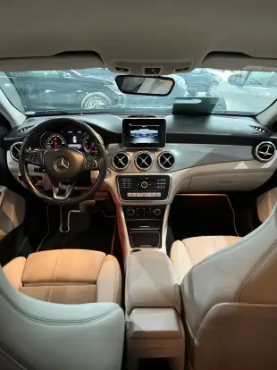 MERCEDES-BENZ-GLA 200-2018