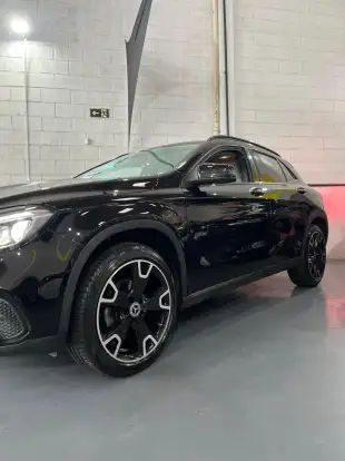 MERCEDES-BENZ-GLA 200-2018