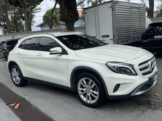 MERCEDES-BENZ GLA 200 1.6 CGI ADVANCE 16V TURBO FLEX 4P AUTOMÁTICO
