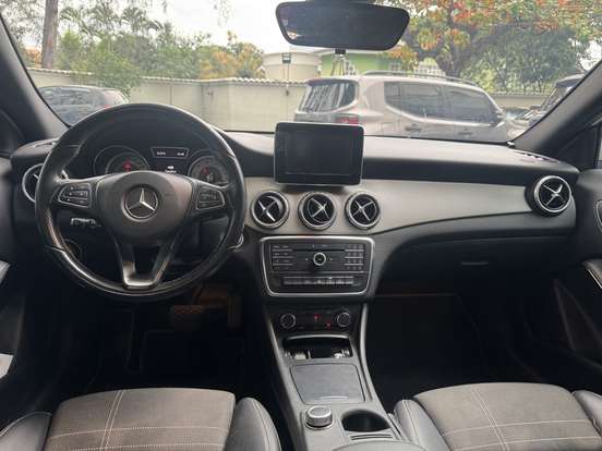 MERCEDES-BENZ-GLA 200-1.6 CGI ADVANCE 16V TURBO FLEX 4P AUTOMÁTICO MERCEDES-BENZ-GLA 200-2015