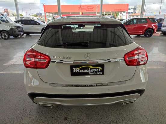 MERCEDES-BENZ-GLA 200-2016