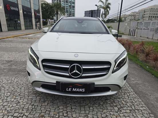 MERCEDES-BENZ-GLA 200-2016