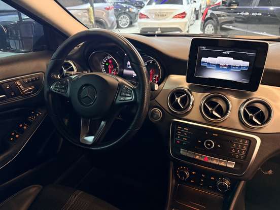 MERCEDES-BENZ-GLA 200-2019