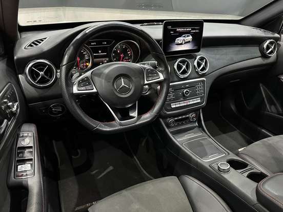 MERCEDES-BENZ-GLA 250-2019