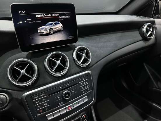 MERCEDES-BENZ-GLA 250-2019